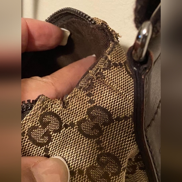 Authentic Gucci Crossbody - Picture 6 of 6